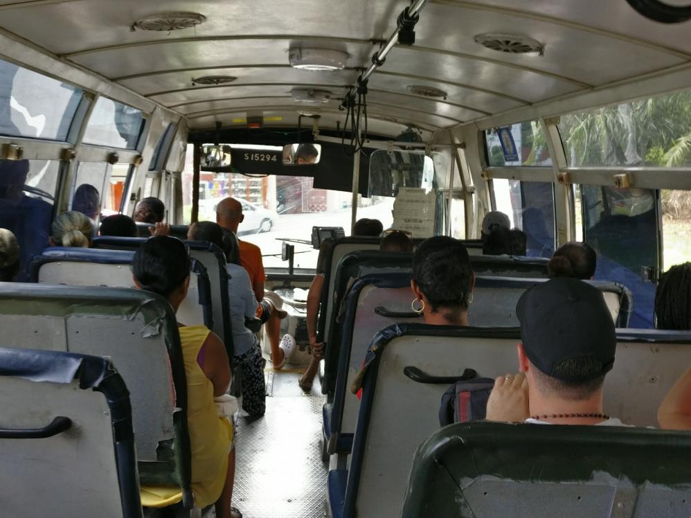 Busfahrt auf Mahé