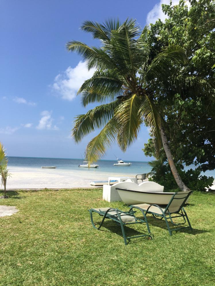 Praslin Strand Grand Anse vor dem Beach Villas Guesthouse