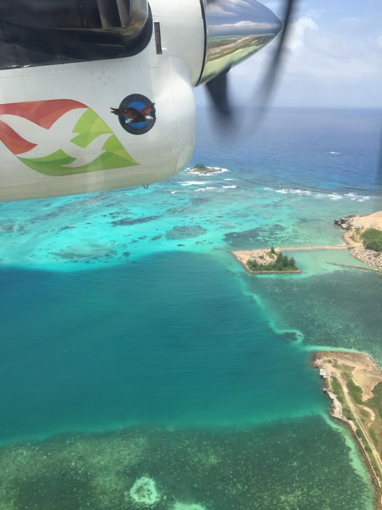 Mahé - Praslin: aus dem Flugzeug